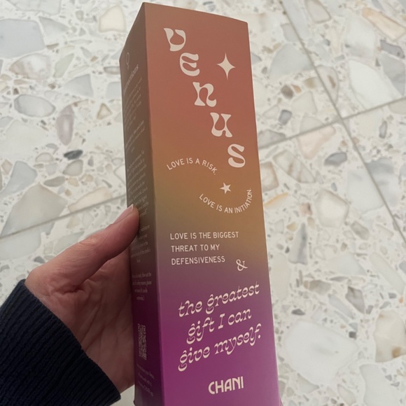 Brand new Chani ‘Venus’ Candle - Picture 3 of 5